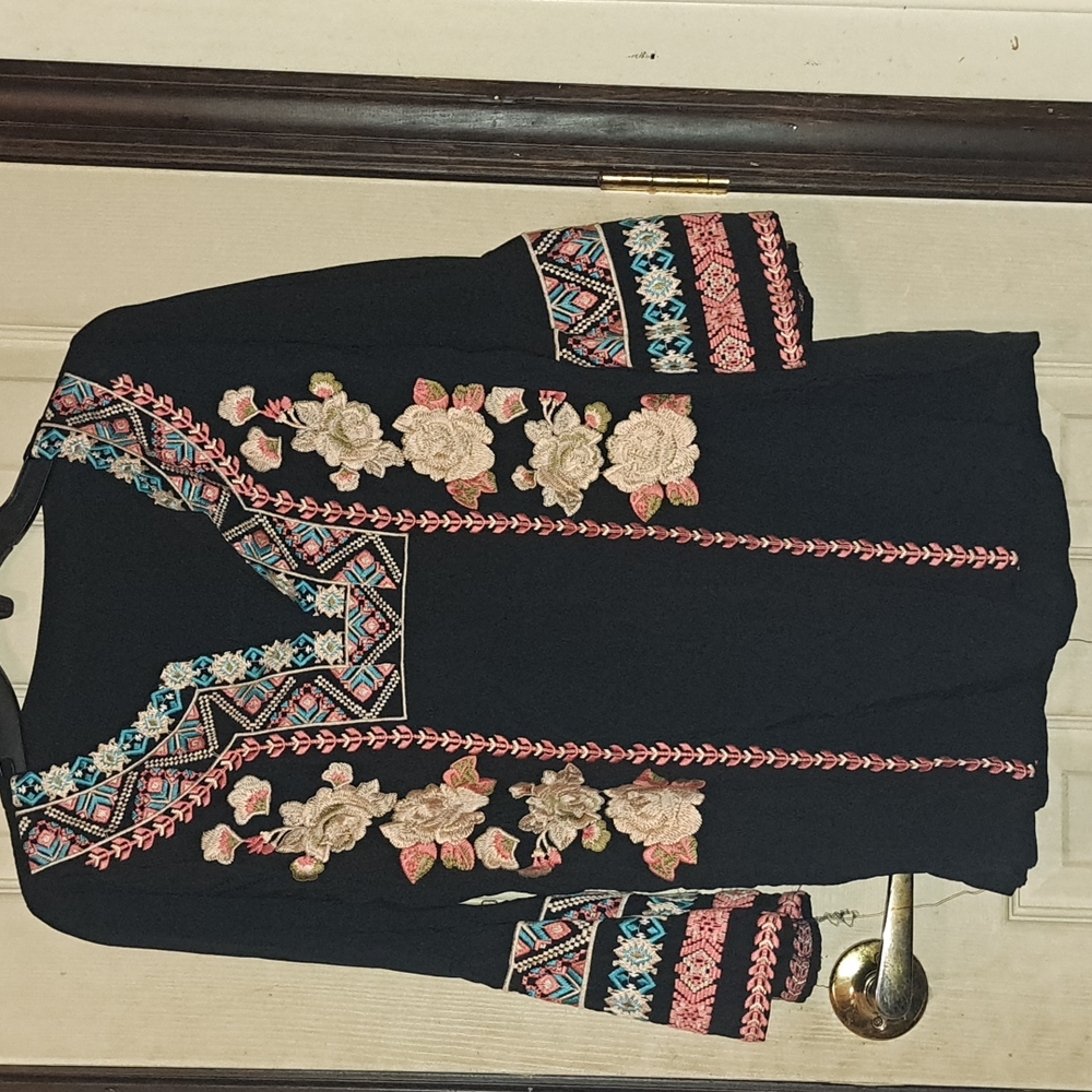 Boho Floral Embroidered Womens Top Size S Black Pullover Bohemian